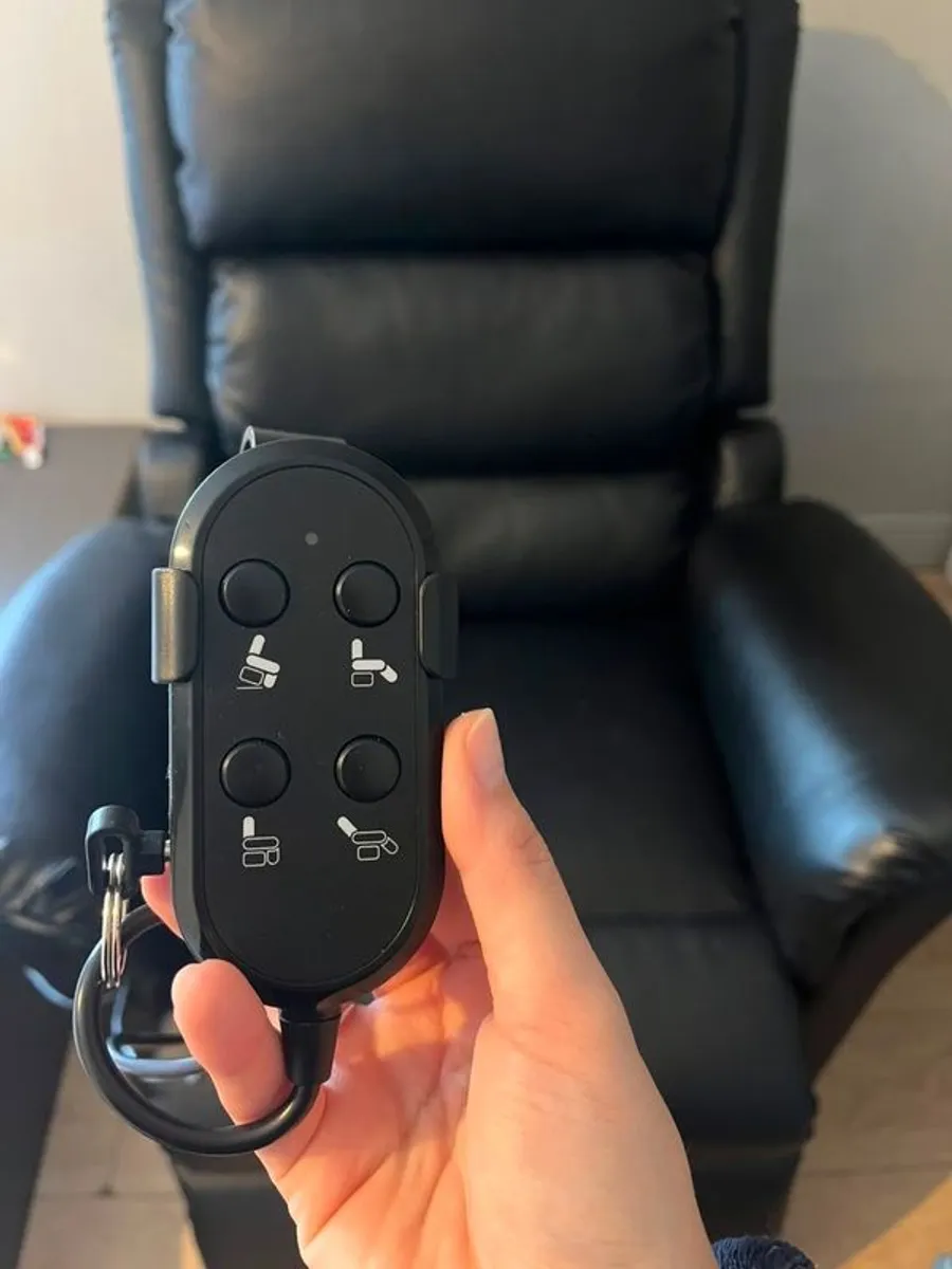 recliner - Image 1