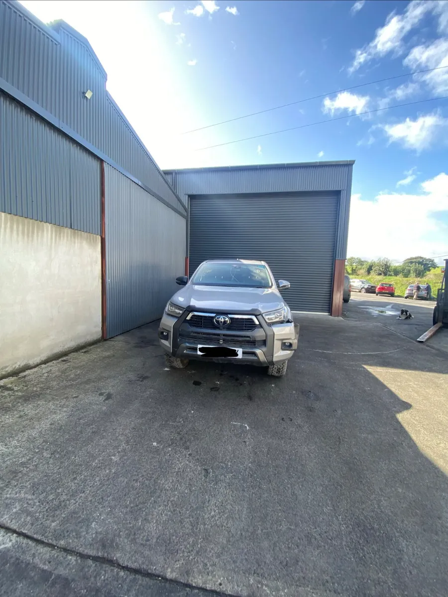 2025 Toyota Hilux for breaking - Image 2