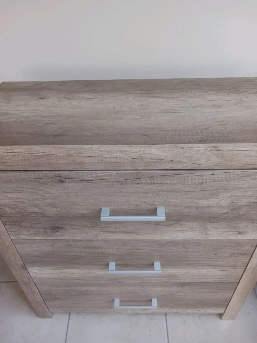 Chest of drawers - Image 2
