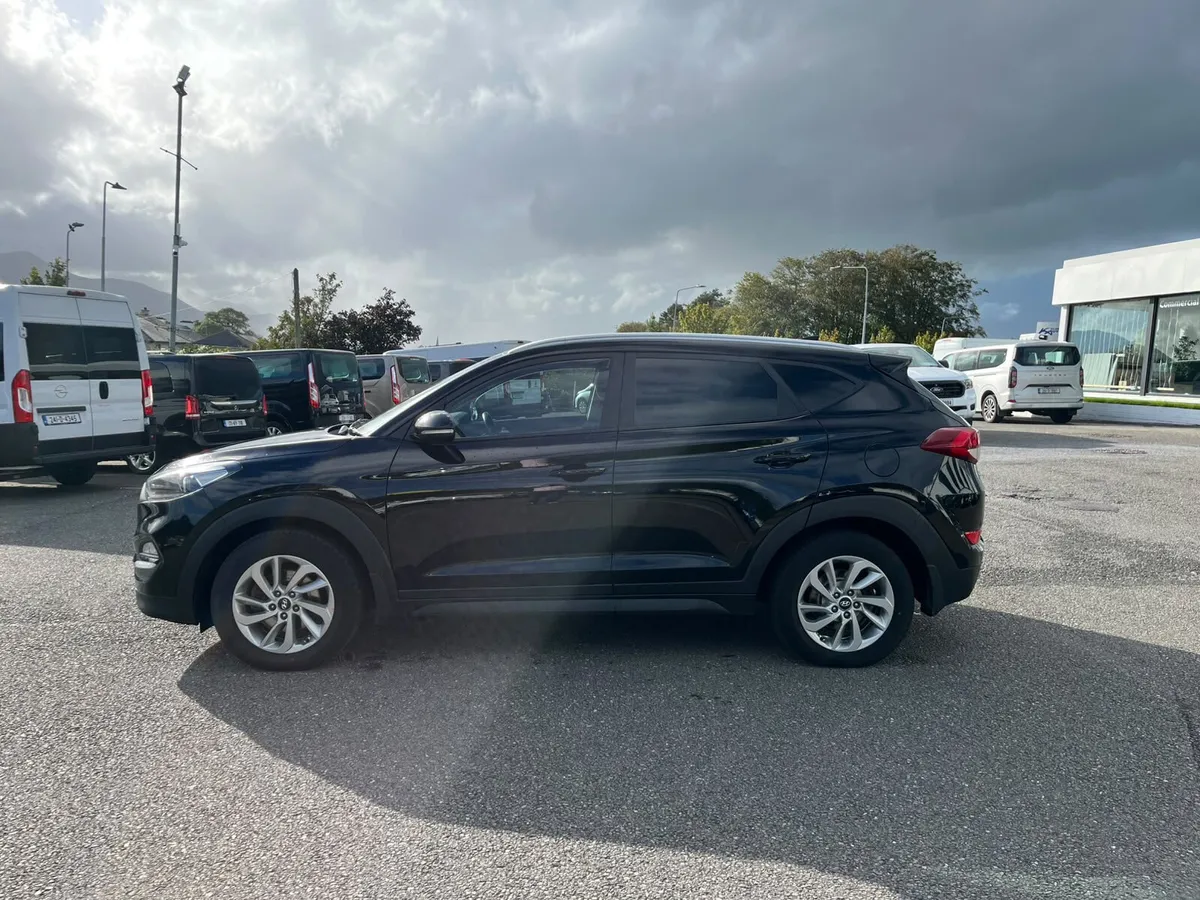 Hyundai Tucson Executive 2 Seat Commercial 2017 - Image 4