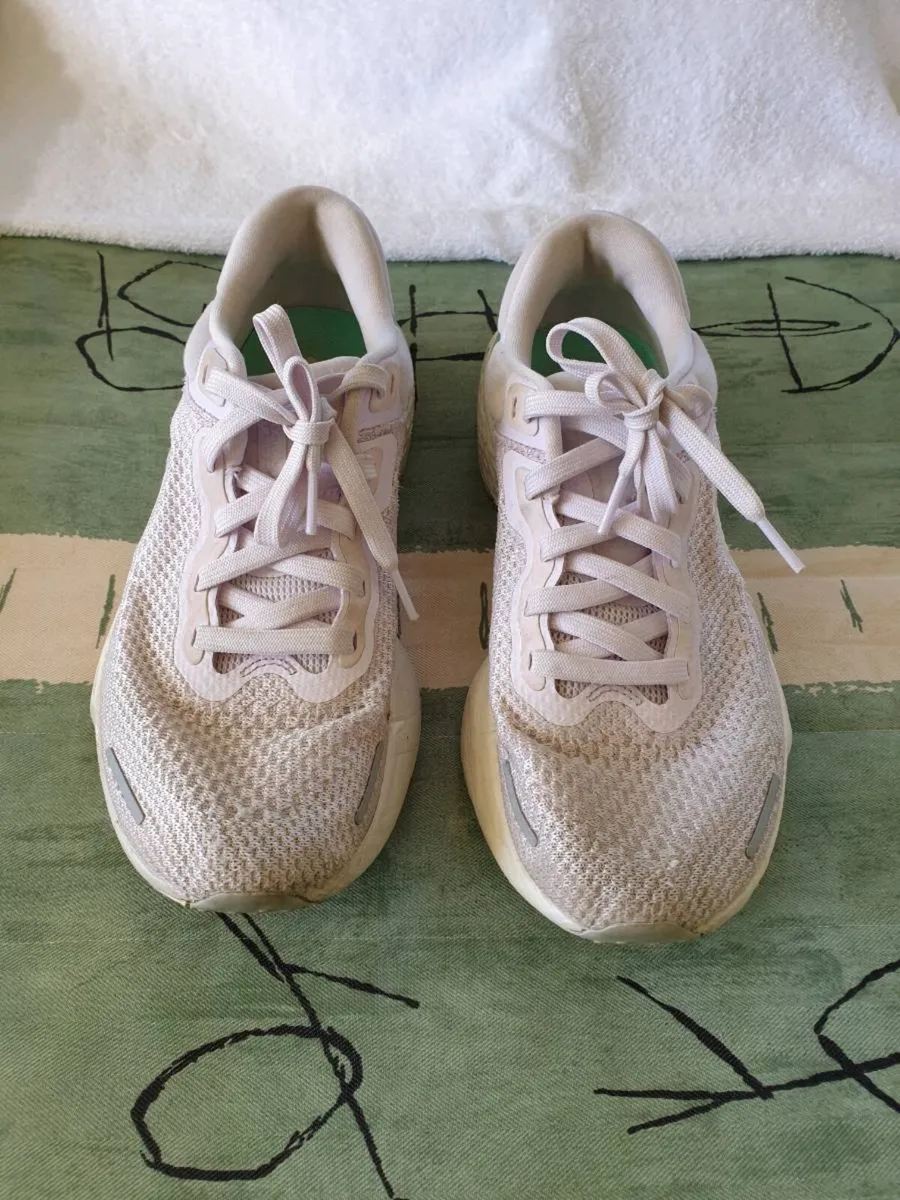 Nike ZoomX Invincible Run Flyknit Womens Trainers - Image 1