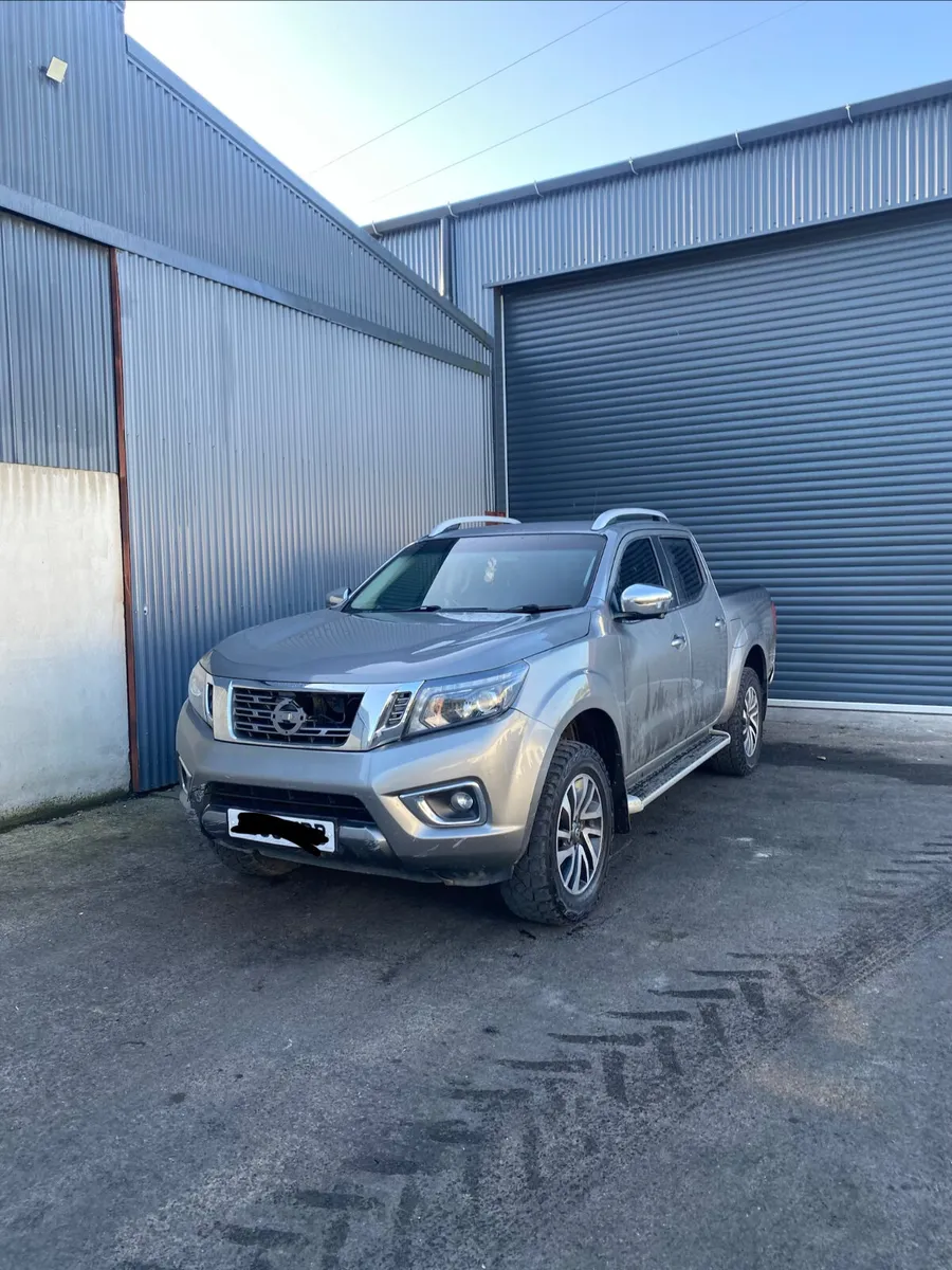2017 Nissan Navara for breaking - Image 1