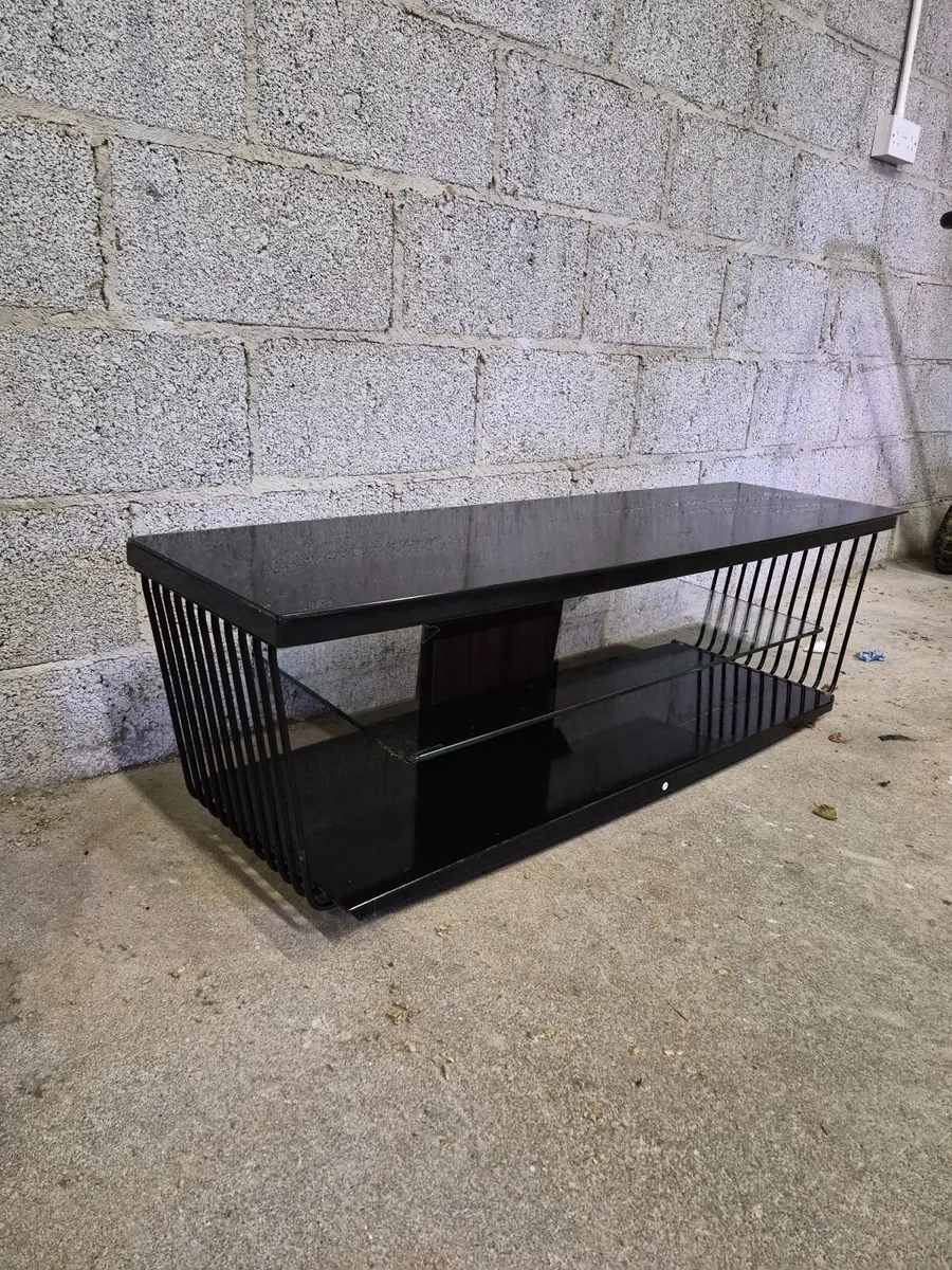 TV stand - Image 3