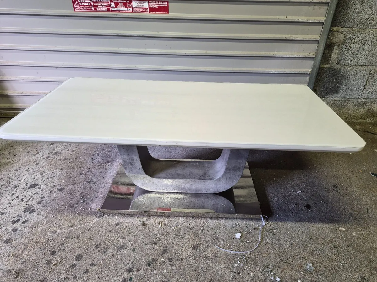 Coffee table - Image 1