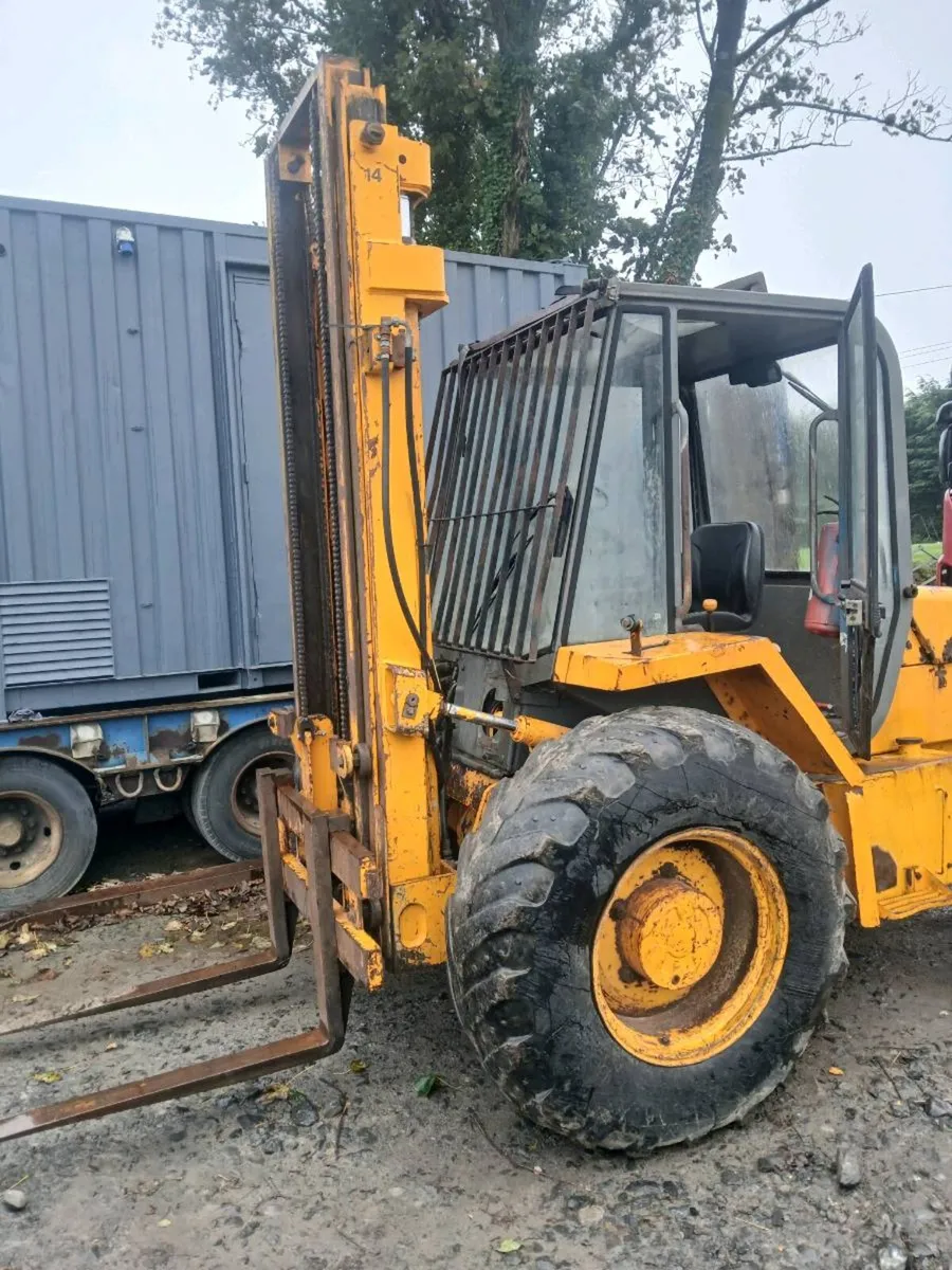 Forklift - Image 3