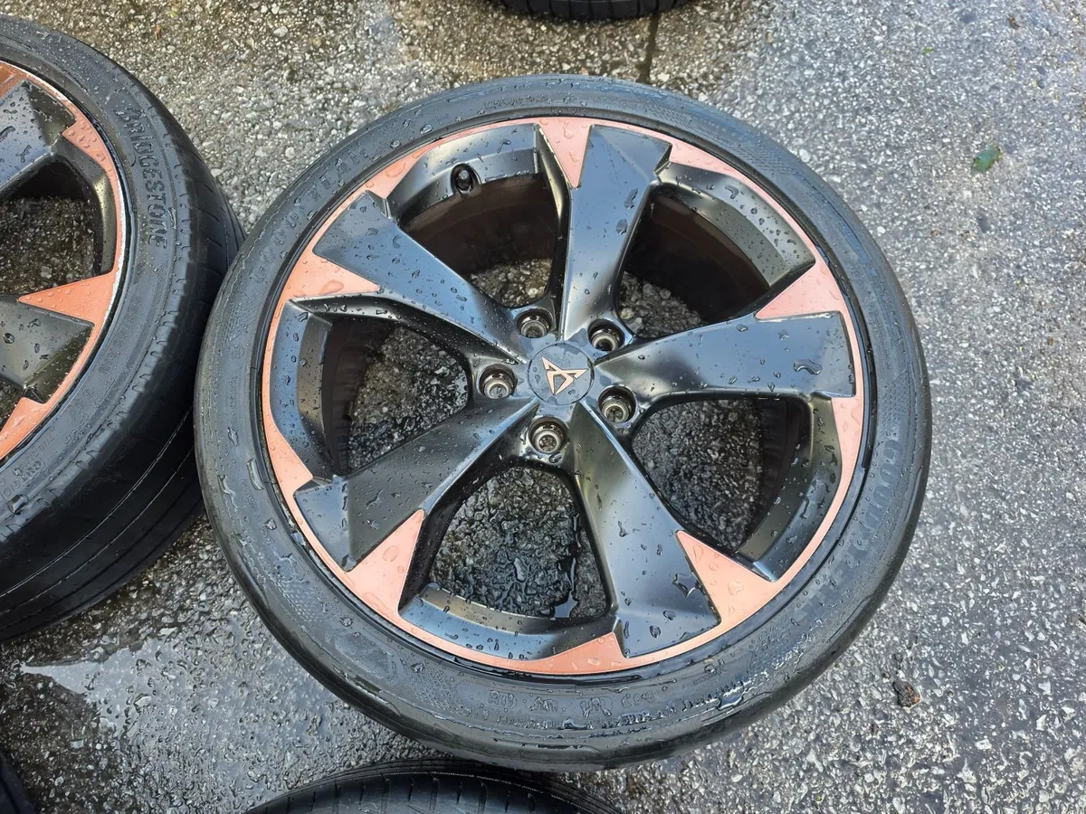 Cupra Leon R18 Alloy Wheels Genuine - Image 2