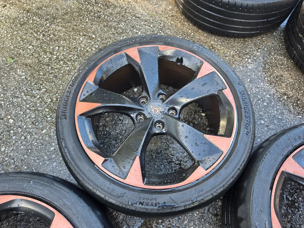 Cupra Leon R18 Alloy Wheels Genuine - Image 3