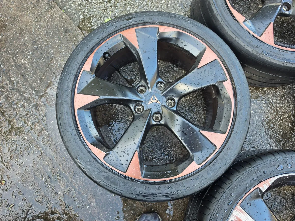 Cupra Leon R18 Alloy Wheels Genuine - Image 4