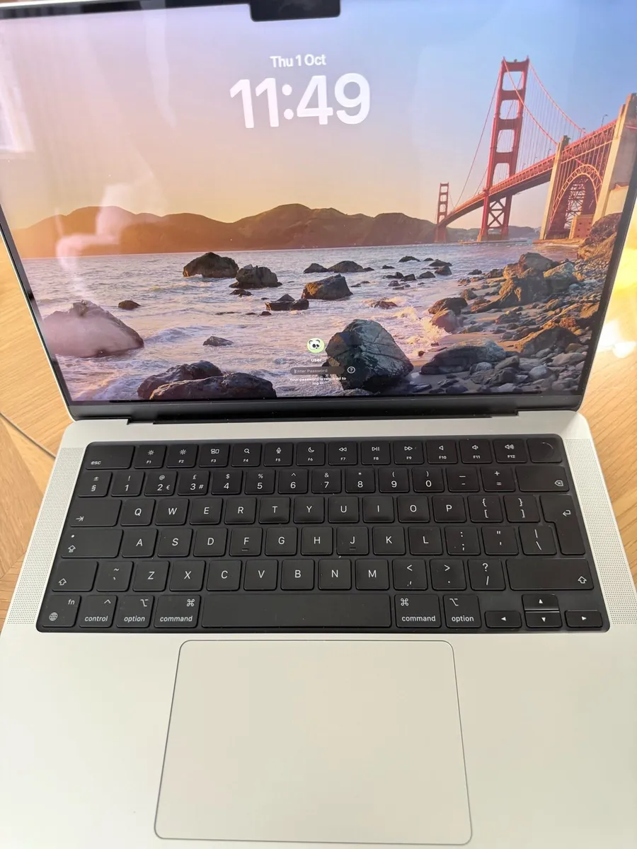 MacBook Pro 14” M3 Mint - Image 1