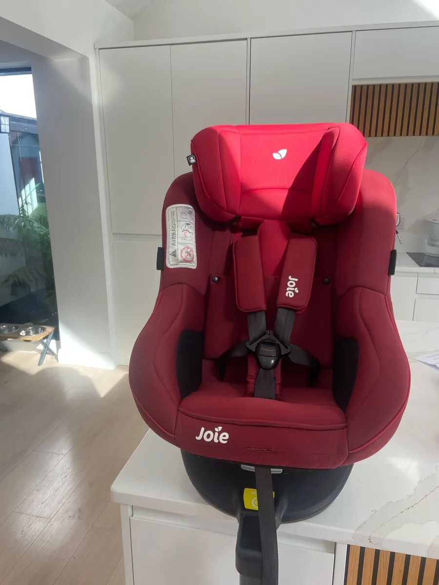 Joie 360 Swivel Car seat - Image 1