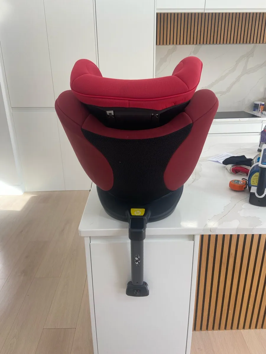 Joie 360 Swivel Car seat - Image 2