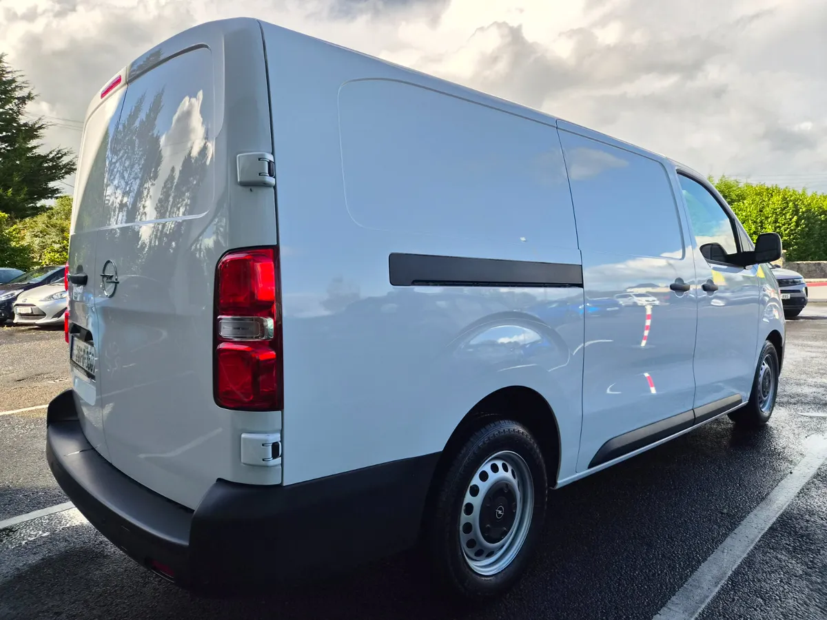 Opel Vivaro 2026 1.5L Diesel Manual DELIVERY MILES - Image 3