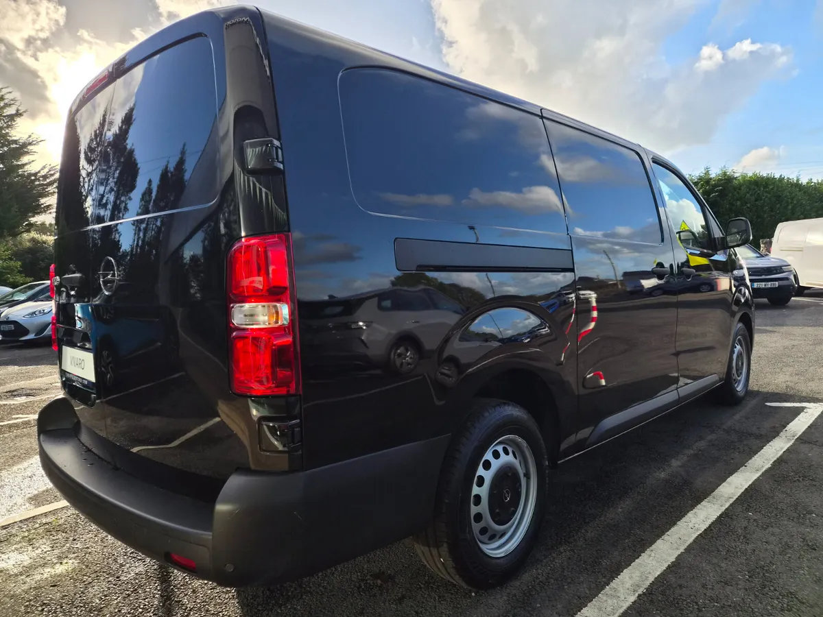 Opel Vivaro 2026 1.5L Diesel Manual - Image 3