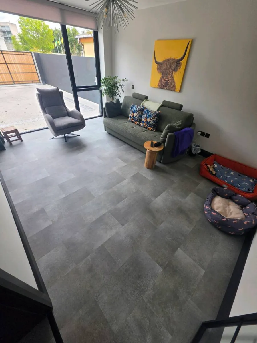 Vinyl Flooring - Image 2