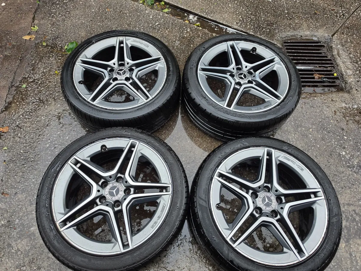 Mercedes Cla A Class R18 AMG Alloy Wheels Genuine - Image 1