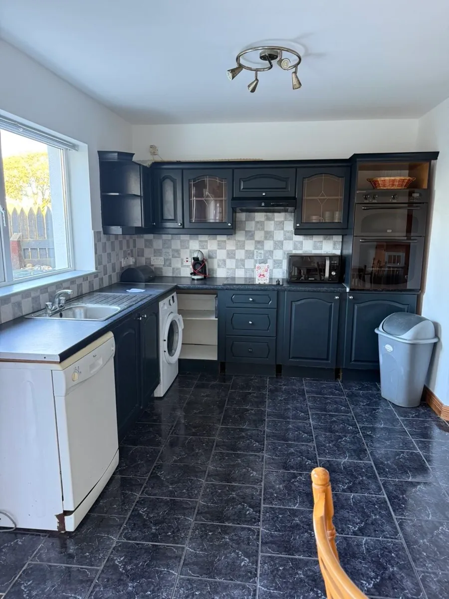 Kitchen unit - Image 1
