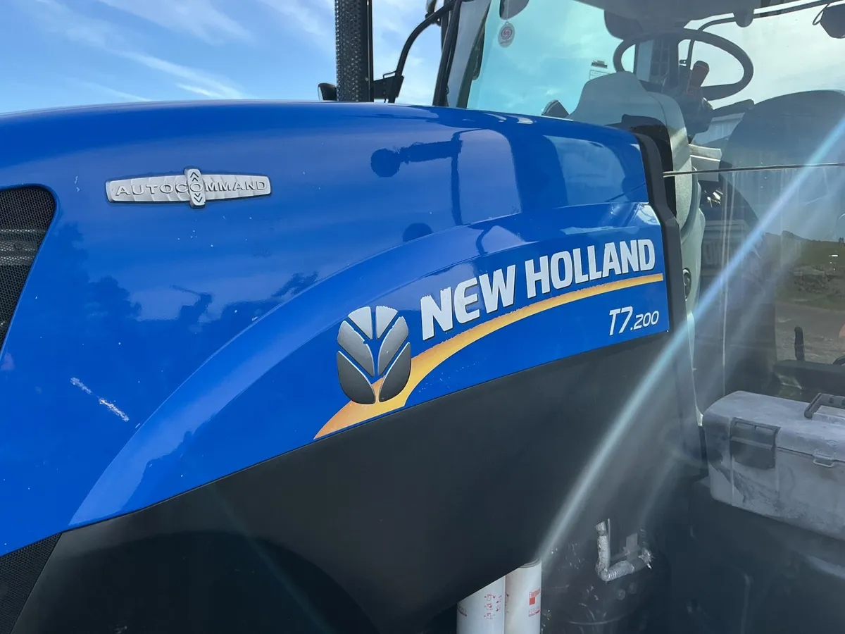 New Holland T7 200 2014 - Image 2