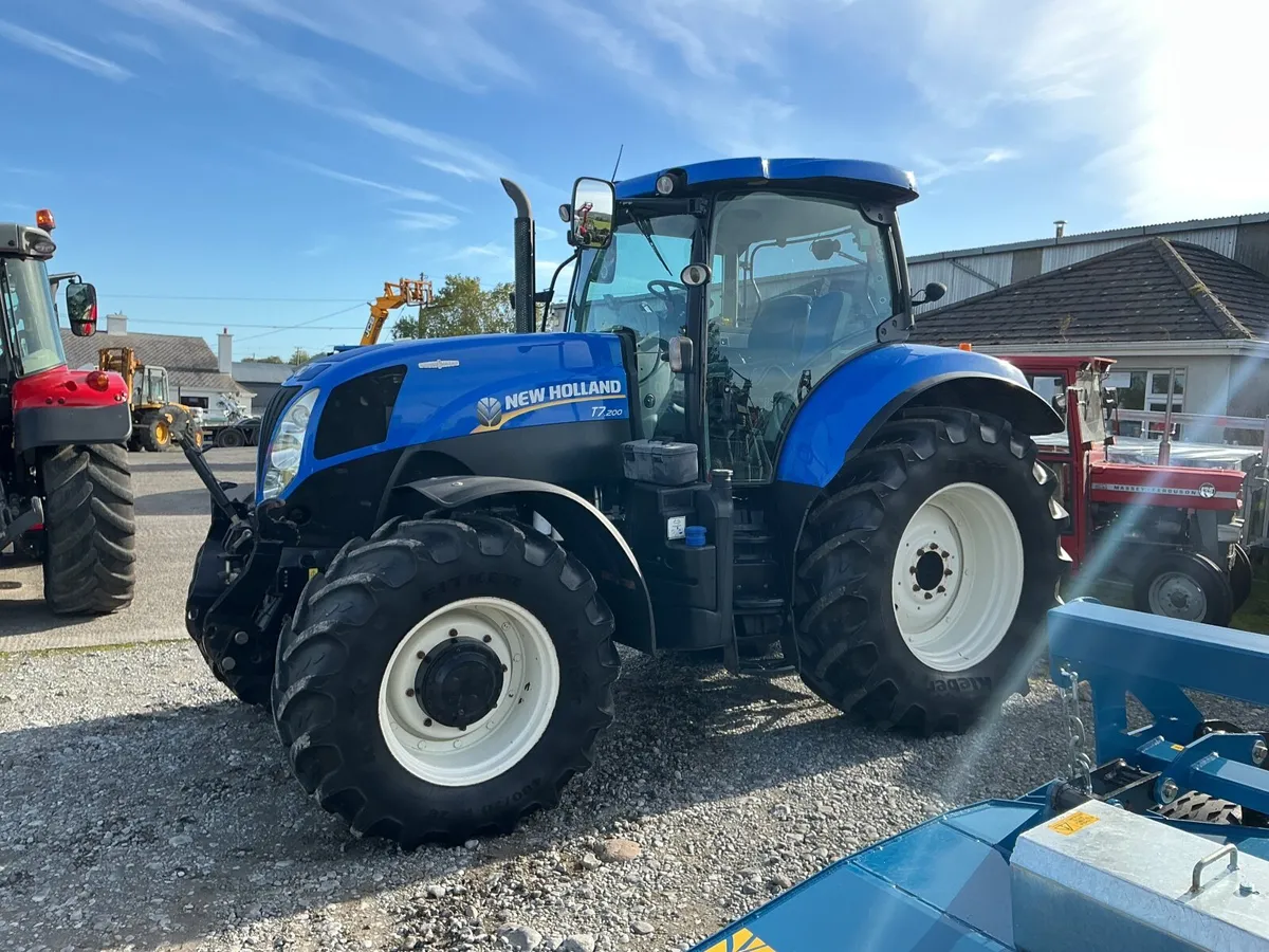 New Holland T7 200 2014 - Image 1