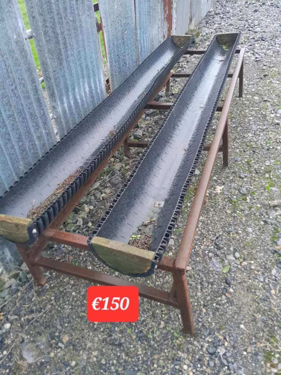 Feed troughs and water troughs - Image 1