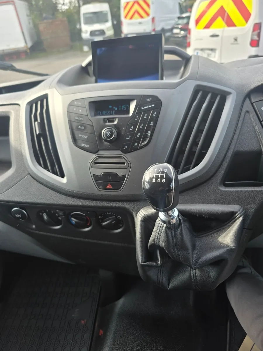 Ford Transit 2017 4x4 - Image 2