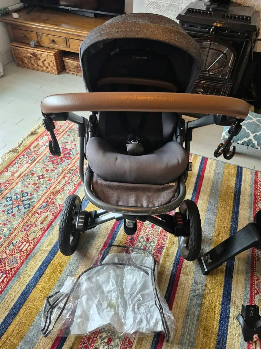 Pushchair + carseat/ carrier - Image 2