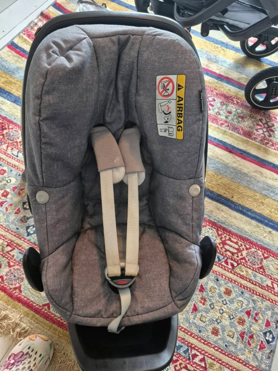 Pushchair + carseat/ carrier - Image 4