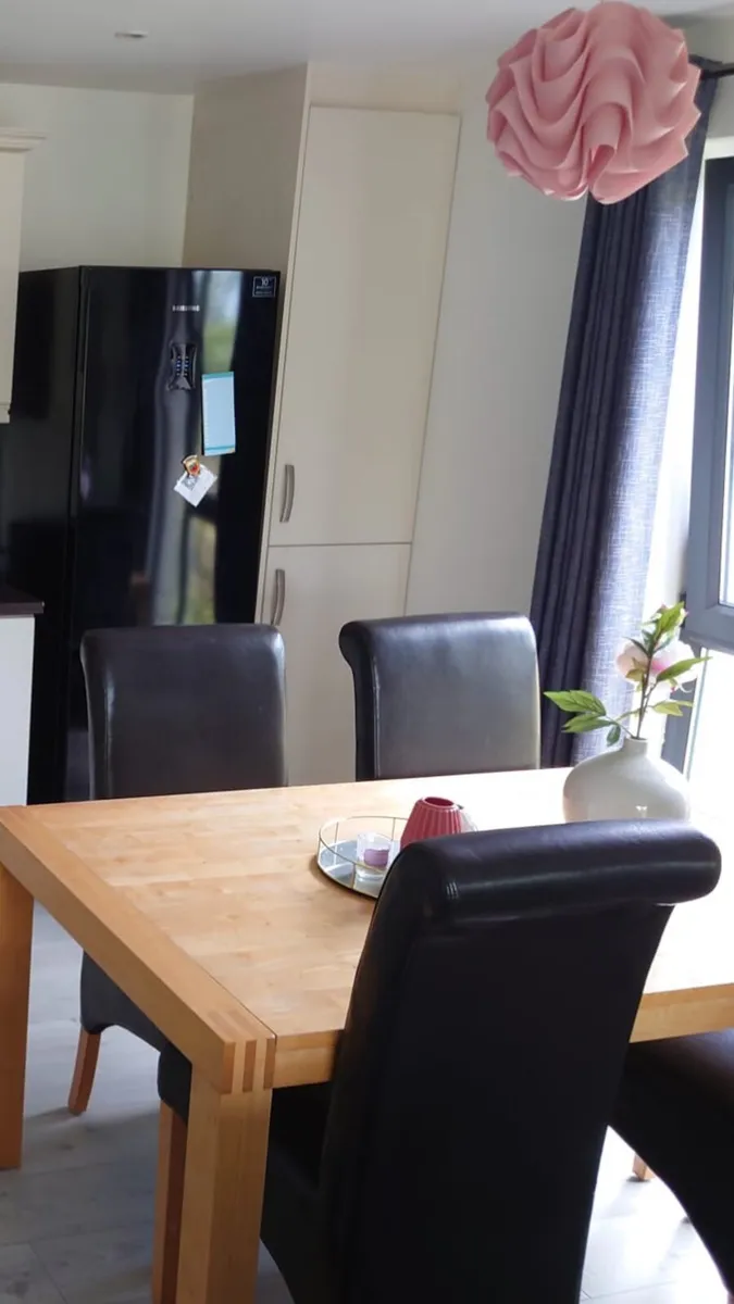Kitchen Table and Chairs - Image 1