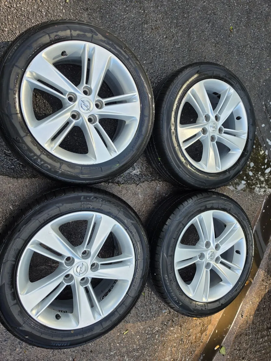 R17 Genuuine Opel Insignia Alloy Wheels - Image 1
