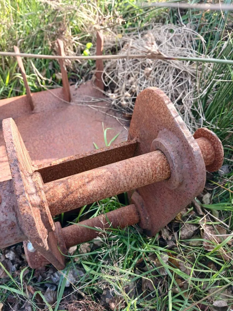 Turf cutting pan - Image 1