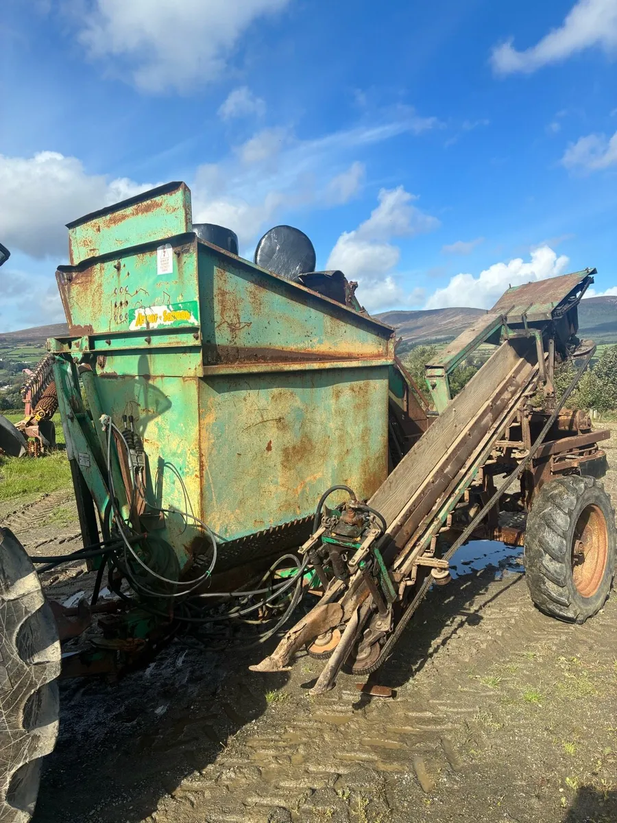 Beet harvester - Image 2