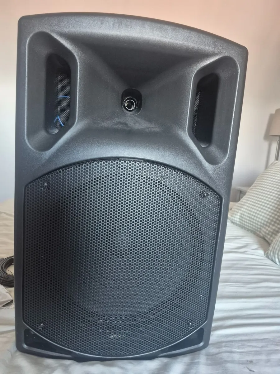 Soundtrax Loudspeaker Amplifier and Microphone Sys - Image 2