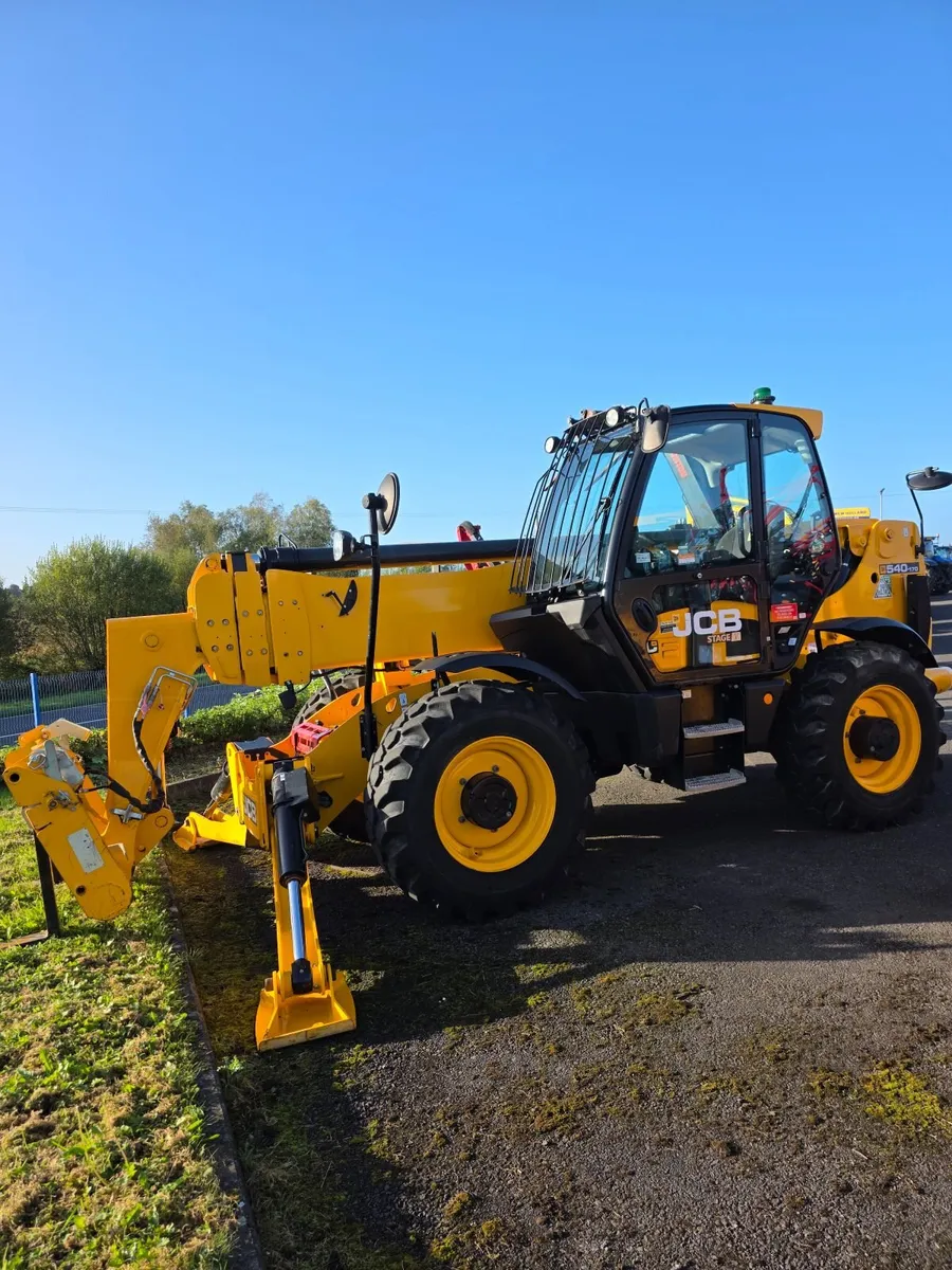 2022 JCB 540-170 *898hrs* MINT - Image 2
