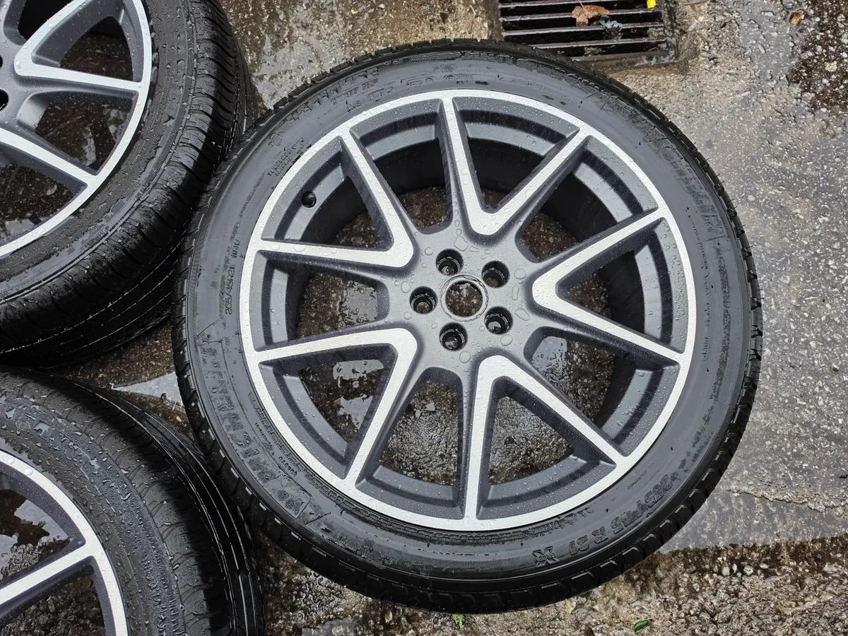 Range Rover Velar R21 Alloy Wheels Genuine - Image 4