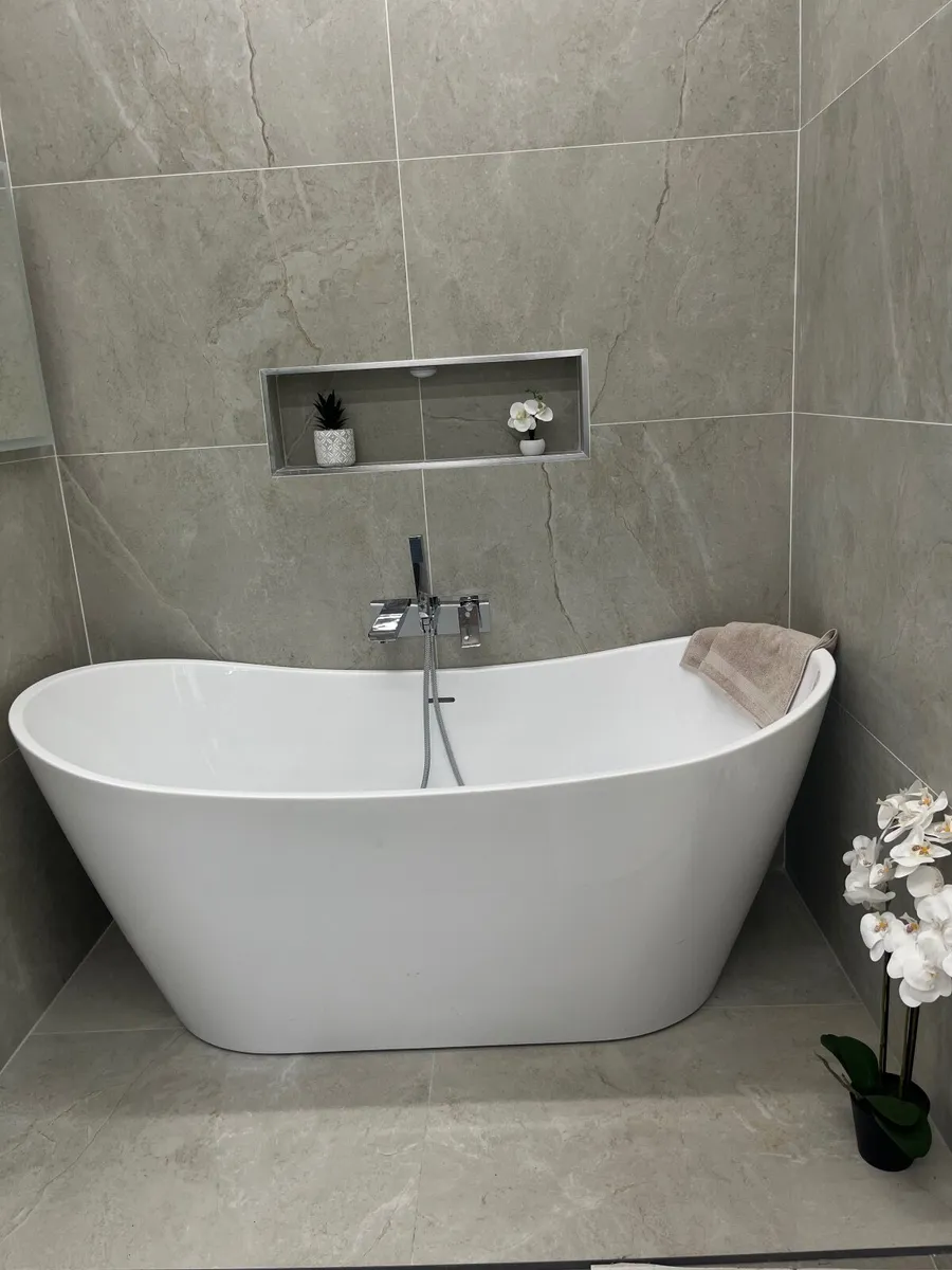 Free standing bath brand new not used - Image 3