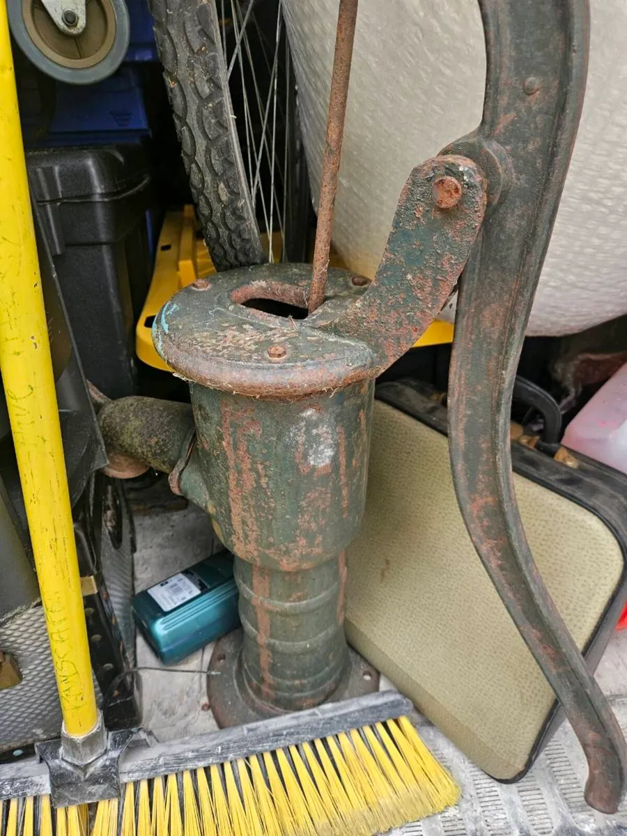 Antique Cast iron pump - Image 4