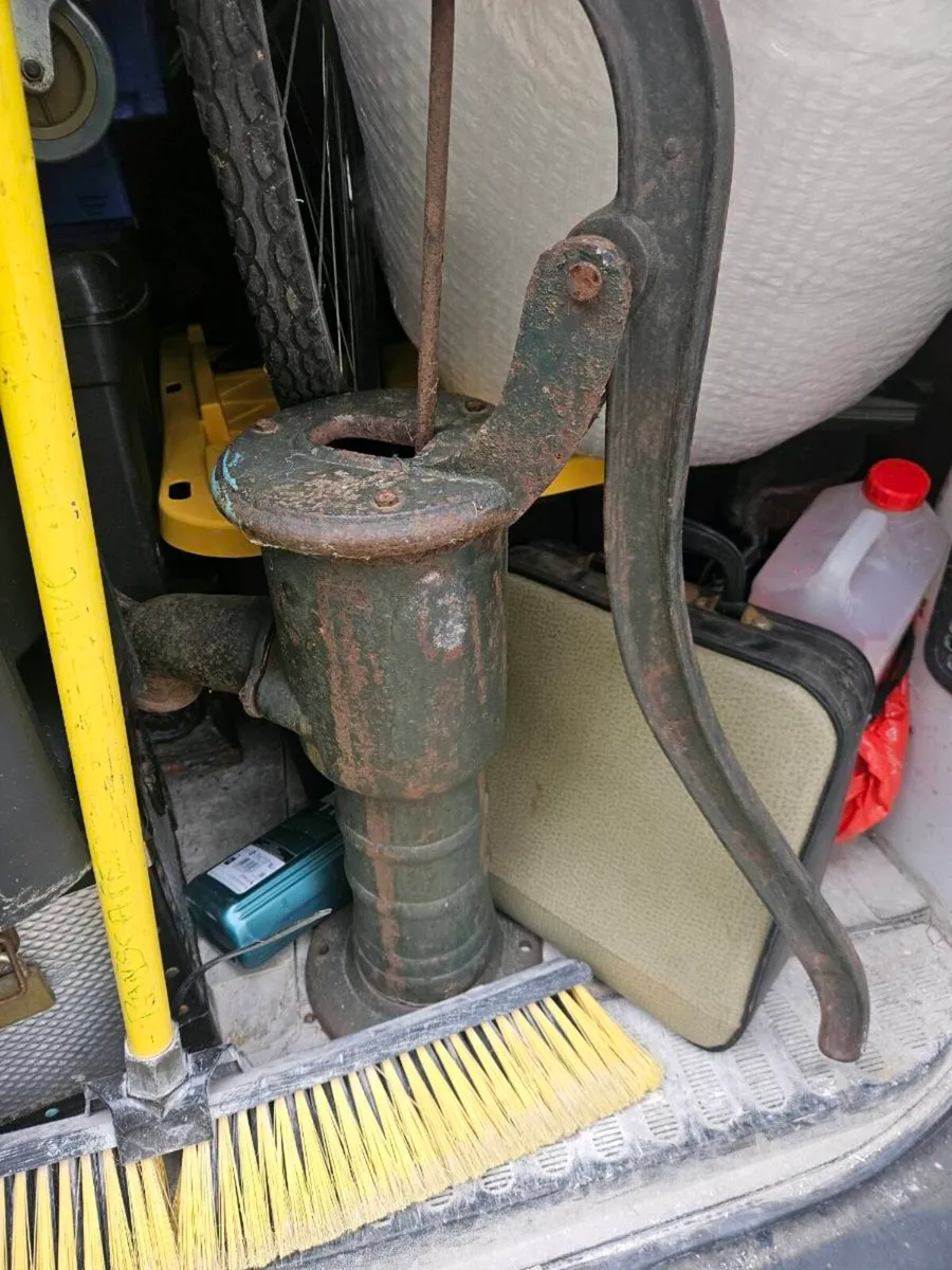 Antique Cast iron pump - Image 1