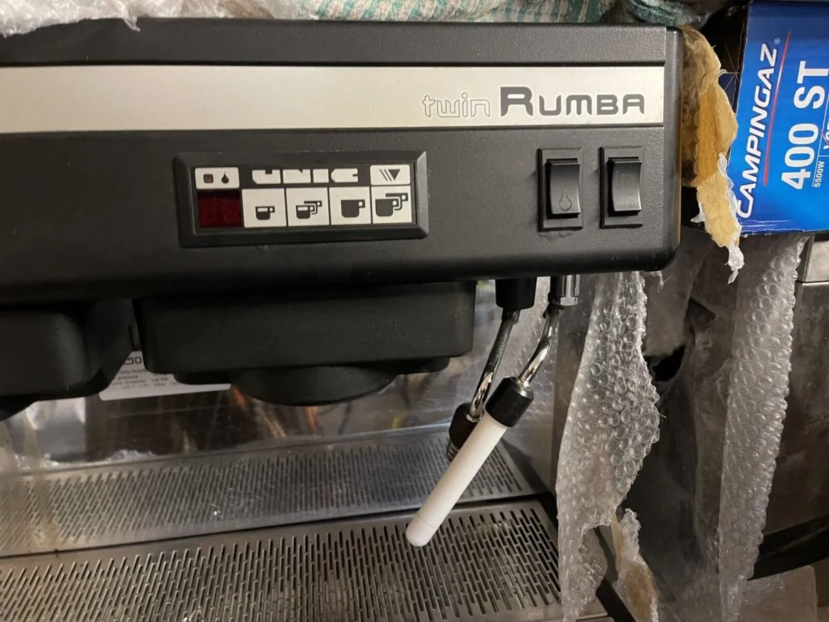 Expresso 2 group coffee machine + Grinder - Image 1