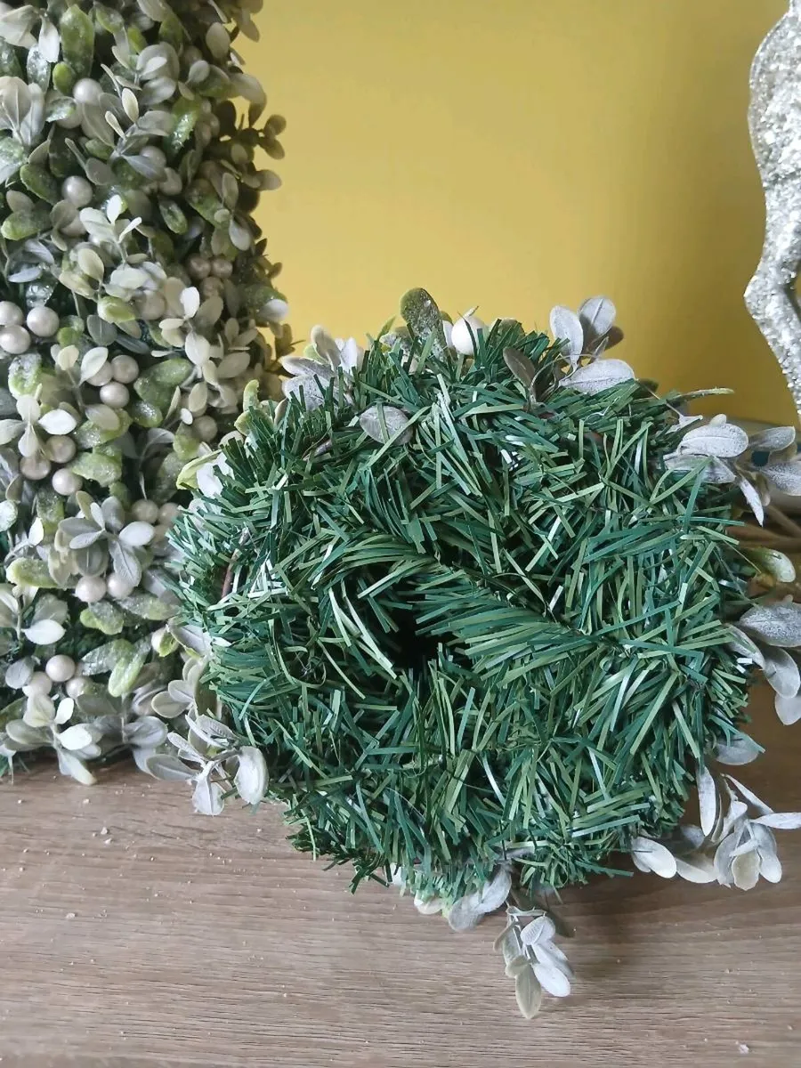 Pair of Mistletoe Christmas Trees - Image 2