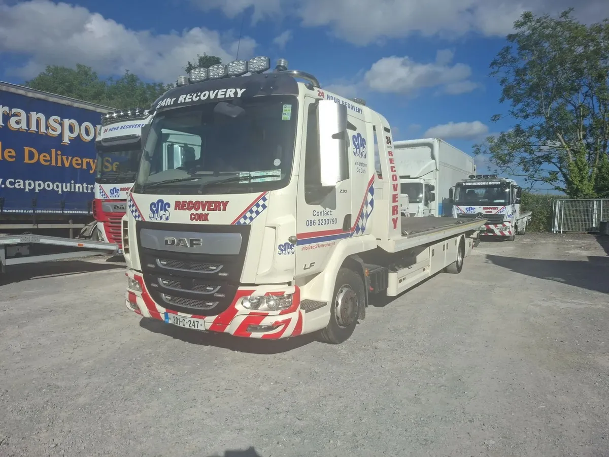 DAF LF Tilt and Slide - Image 1