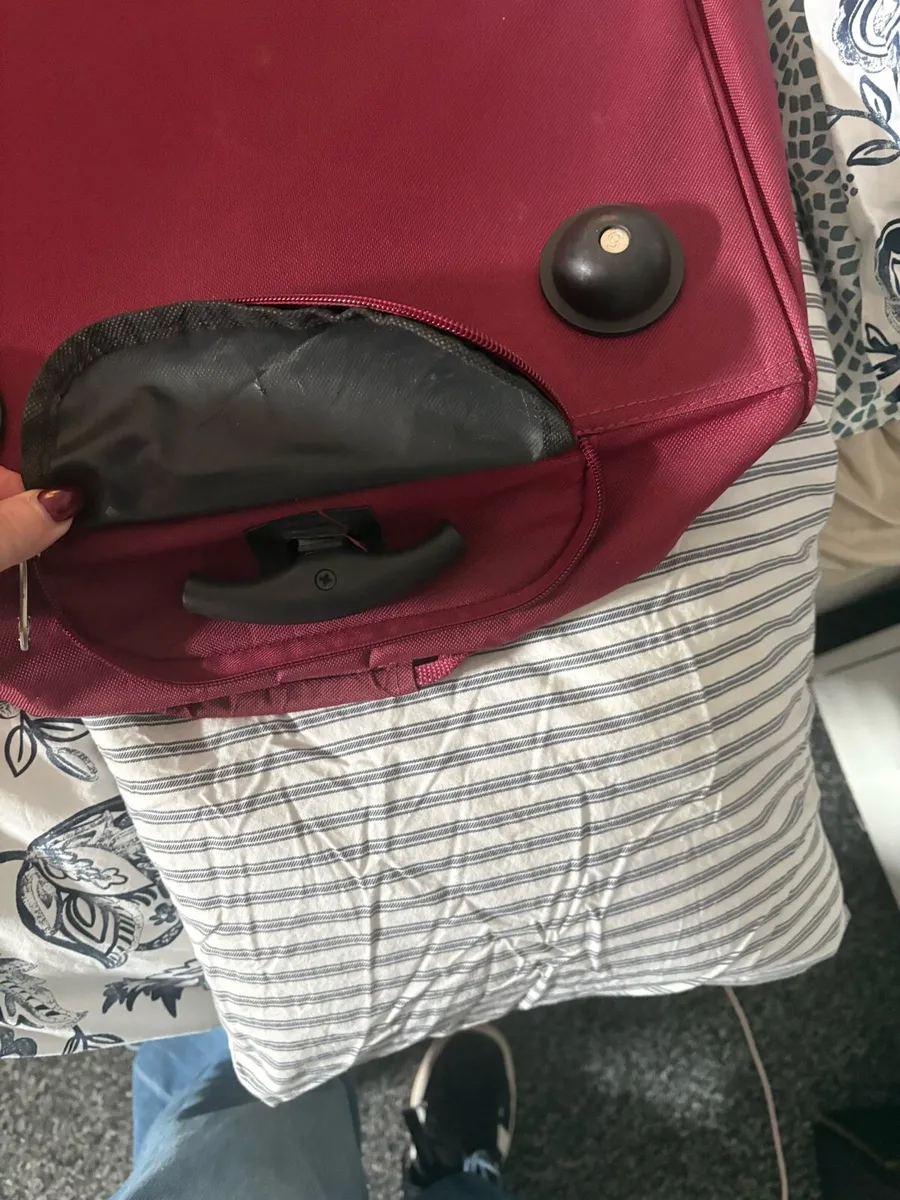 Cabin bag on wheels - Image 2