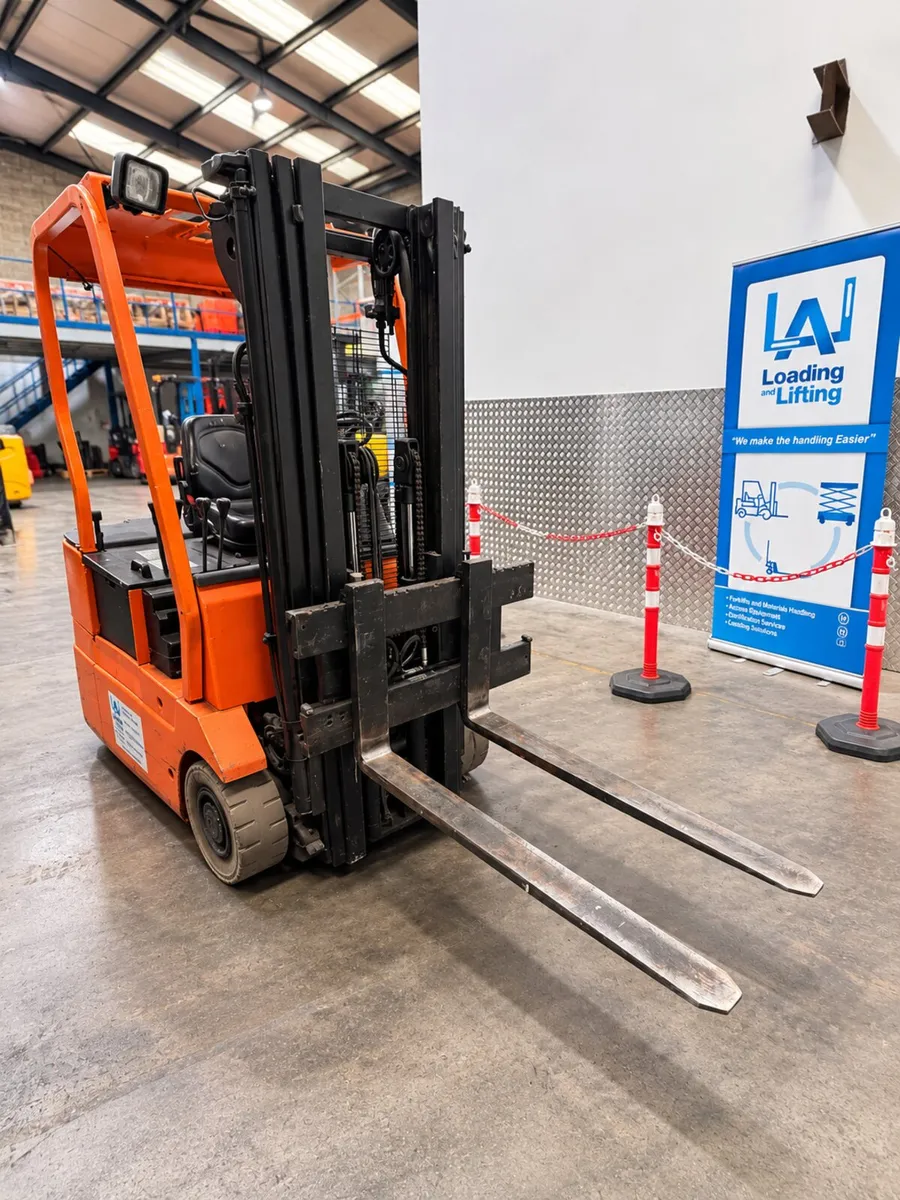 Electric Forklift - Image 3