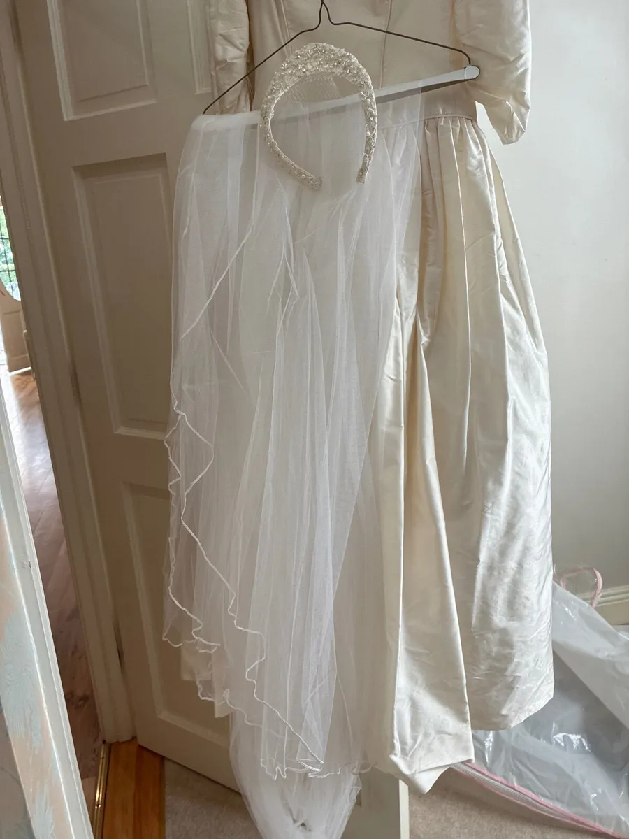 Wedding dress, long veil and head Piece - Image 2