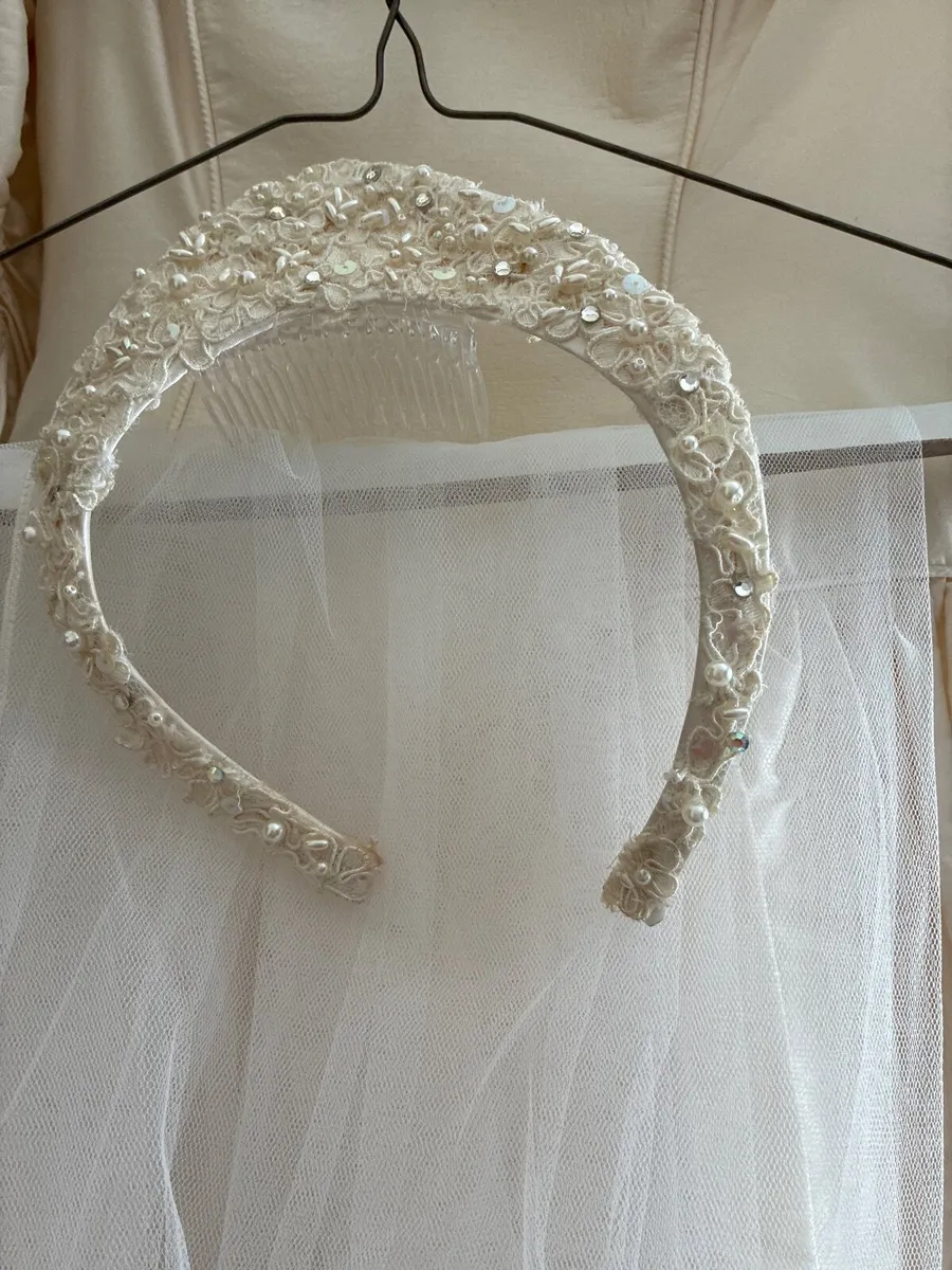 Wedding dress, long veil and head Piece - Image 3