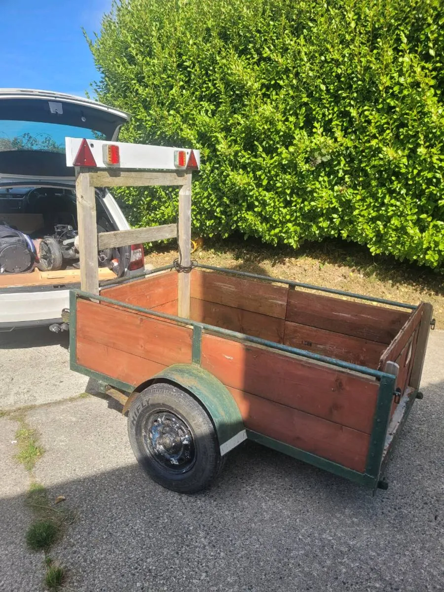 Trailer - Image 1
