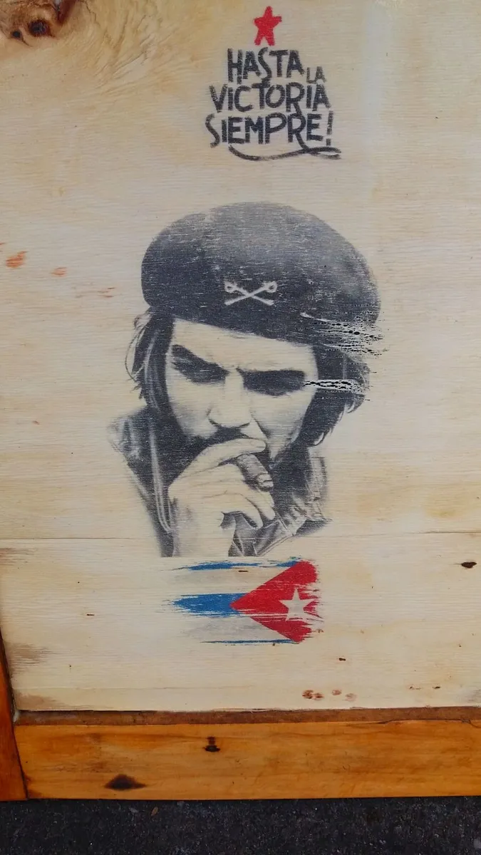 Rustic Vintage Style Che Guevara Woodart wall sign - Image 4