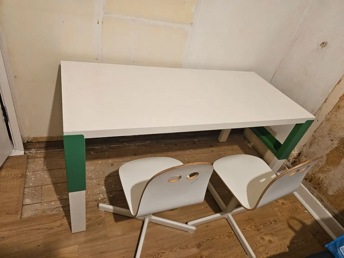 Desk & 2 chairs - Image 2