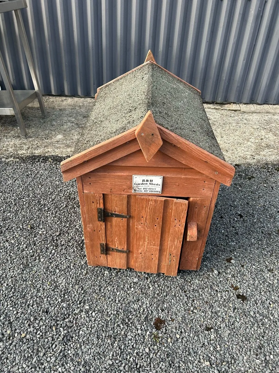 Dog kennel - Image 1