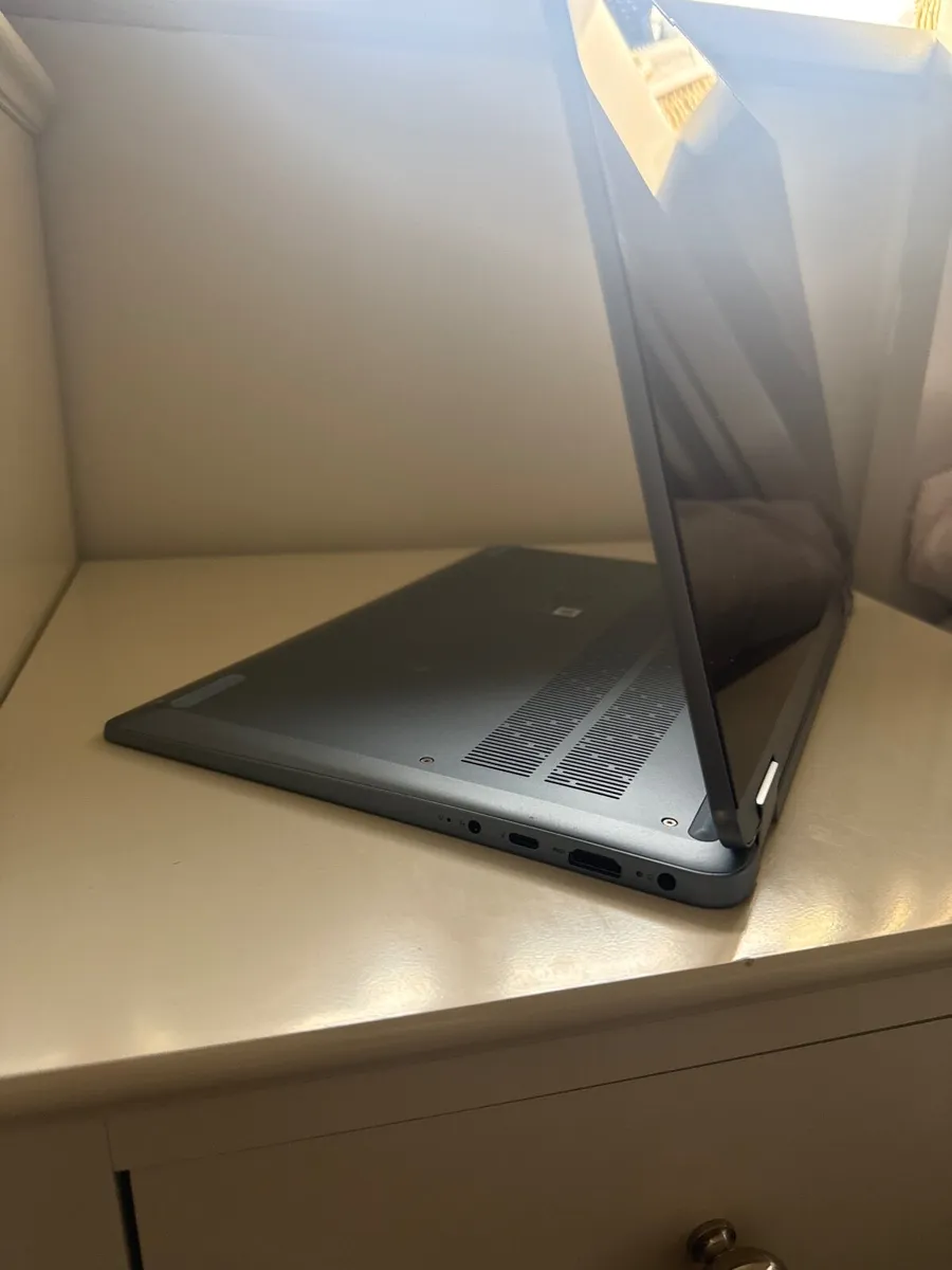 Lenovo IdeaPad Flex 5 Touchscreen - Image 2