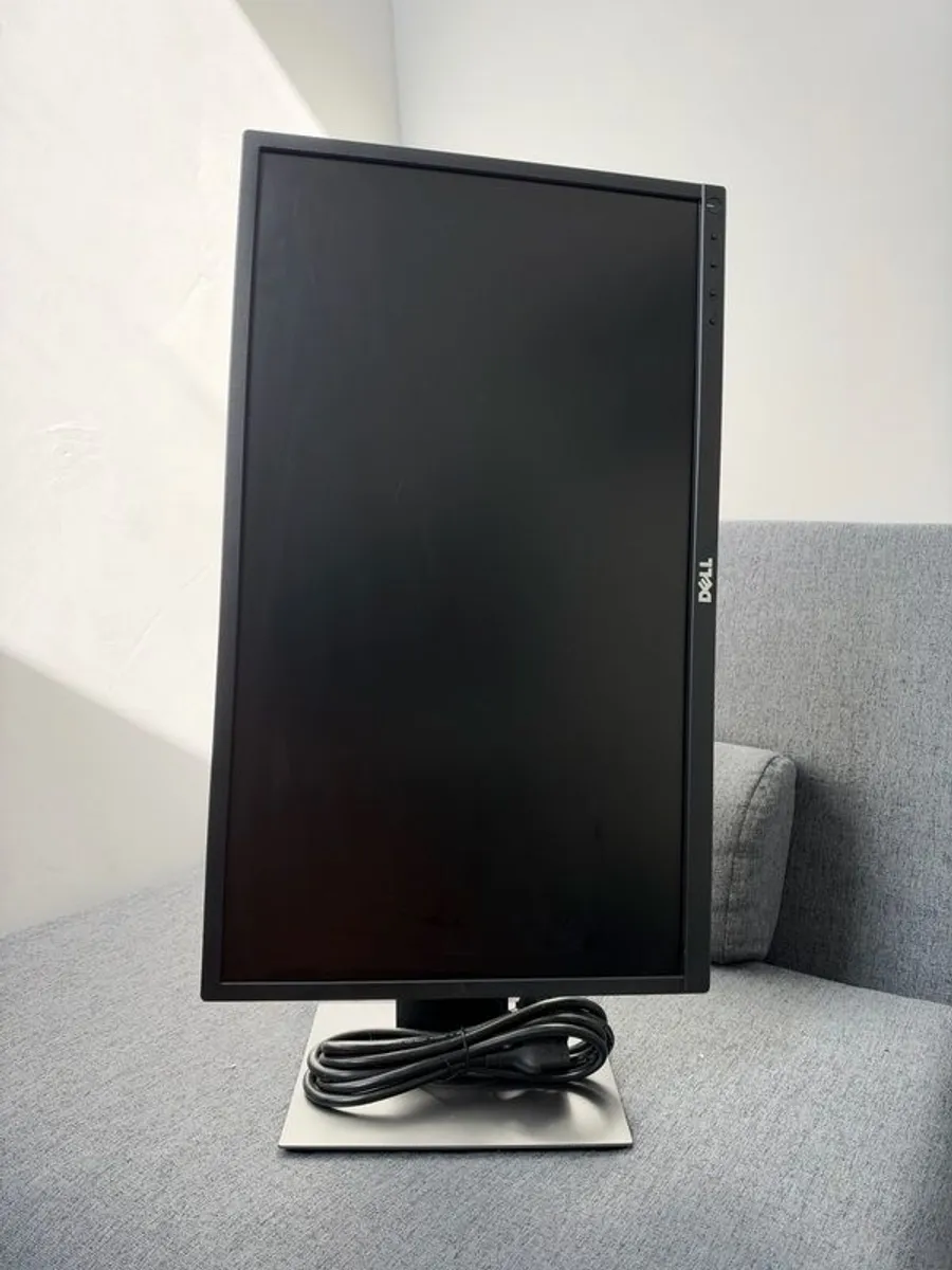Dell P2217H 22" Monitor with VESA stand - Image 2