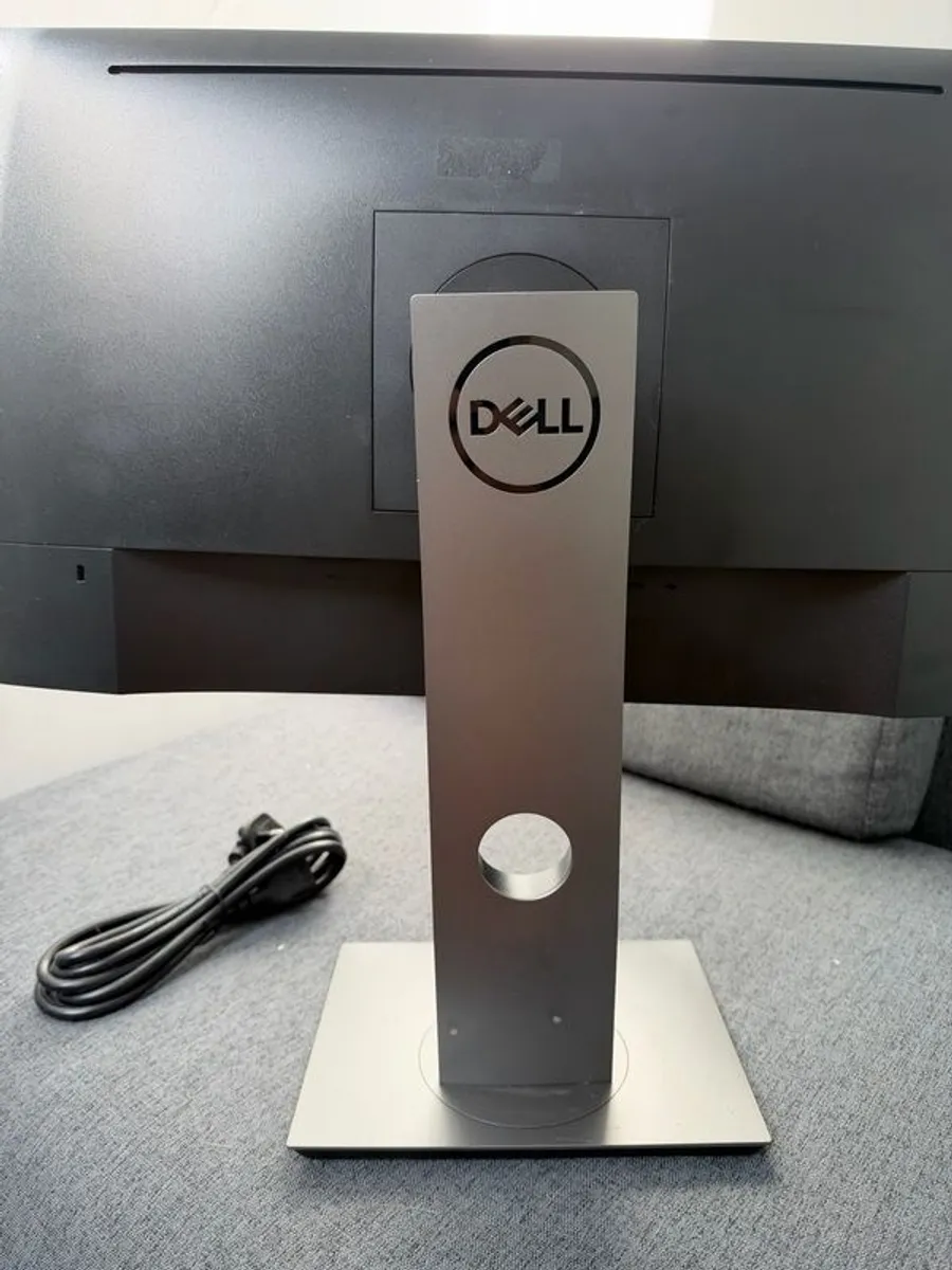 Dell P2217H 22" Monitor with VESA stand - Image 3